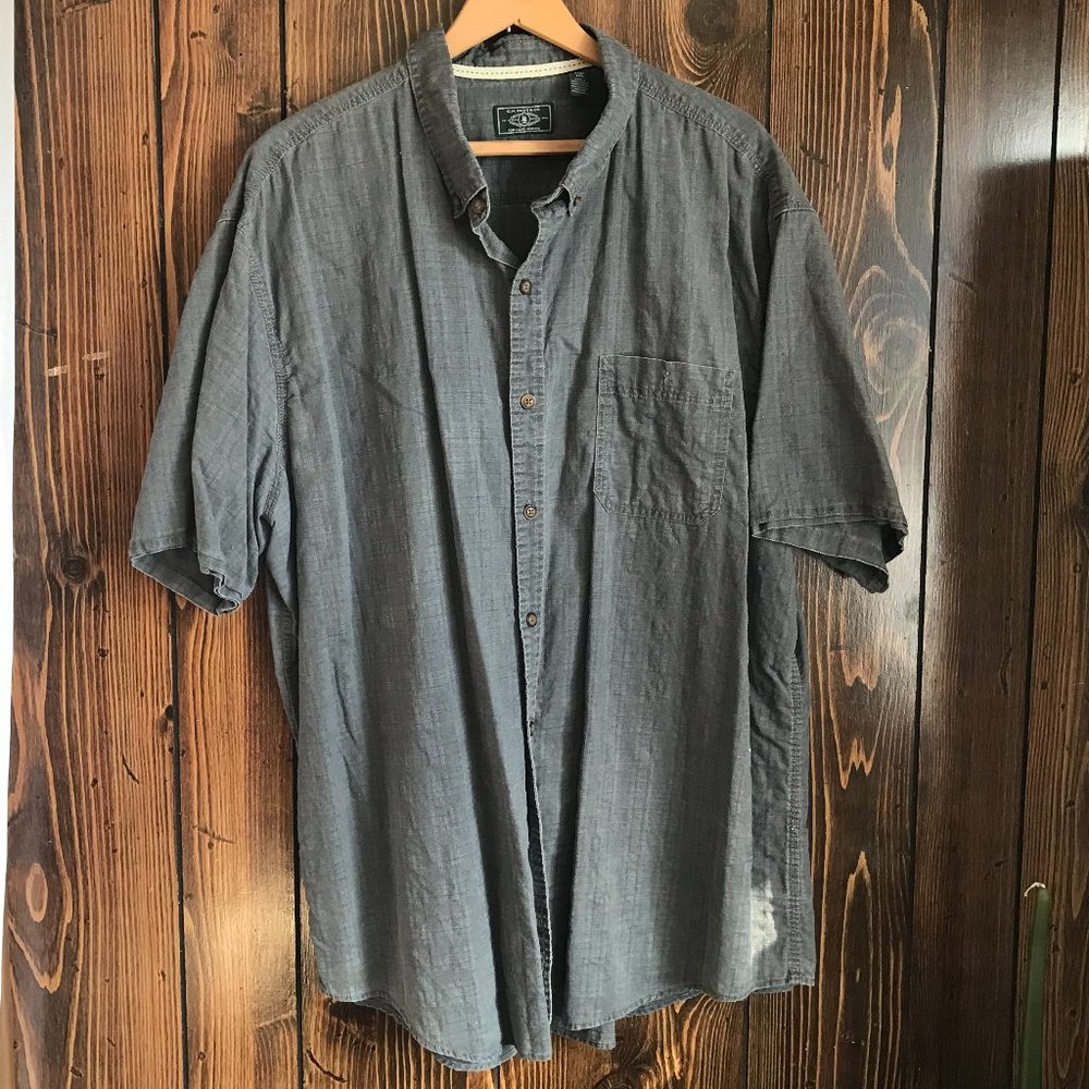 Excellent dark grey G.H. Bass Mens Button Up